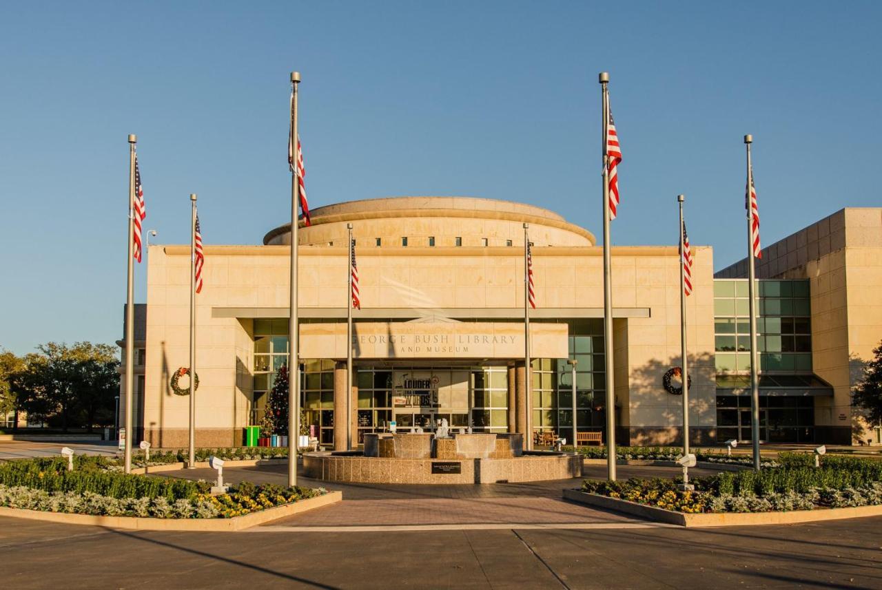 Holiday Inn & Suites College Station-Aggieland By Ihg Exterior photo