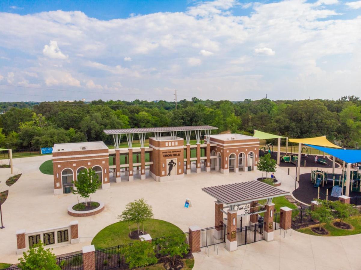 Holiday Inn & Suites College Station-Aggieland By Ihg Exterior photo